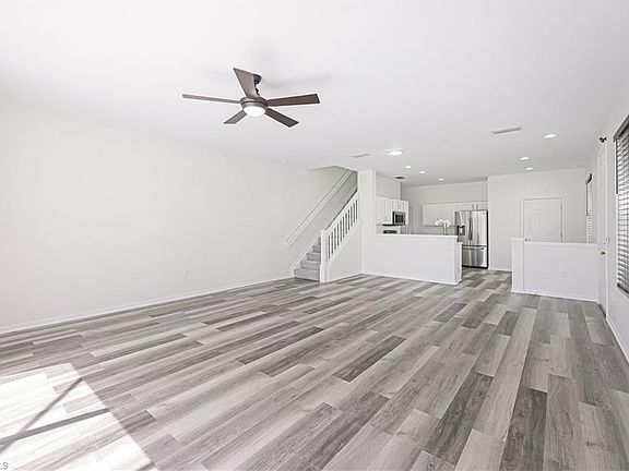 5th image of 1152 Oxford LN #32