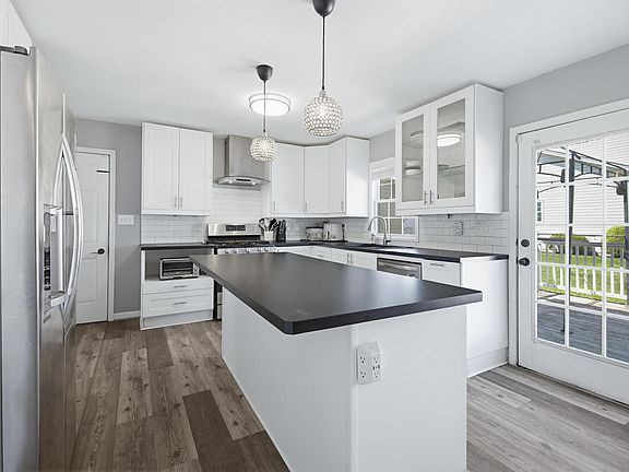 4th image of 1802 Michelle Dr