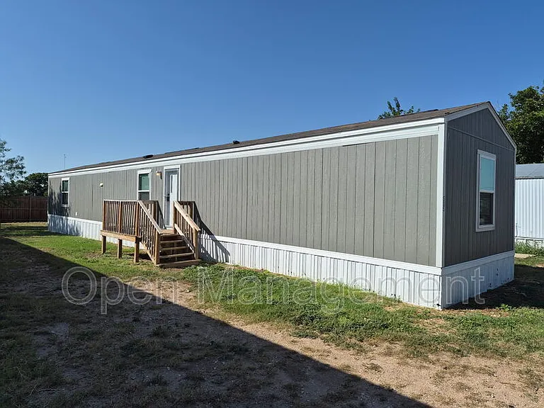2501 Martin Luther King Blvd #505 — Photo 3