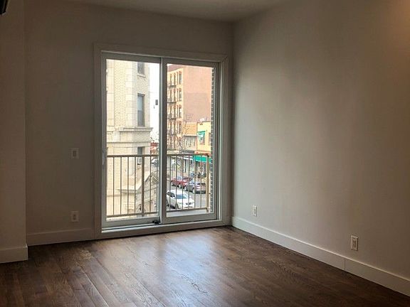 5th image of 83 Graham Ave #207