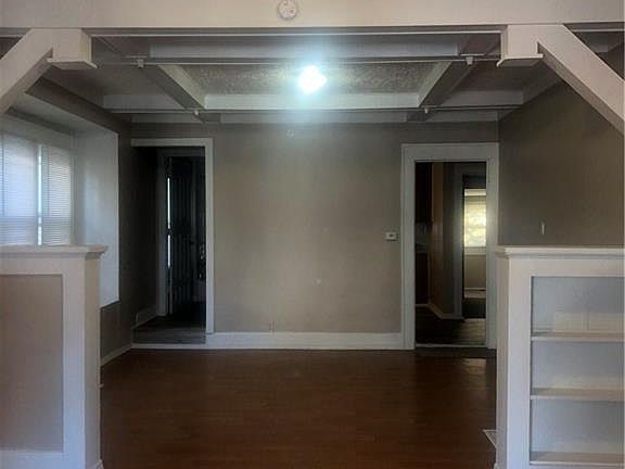 3rd image of 4809 E New York St