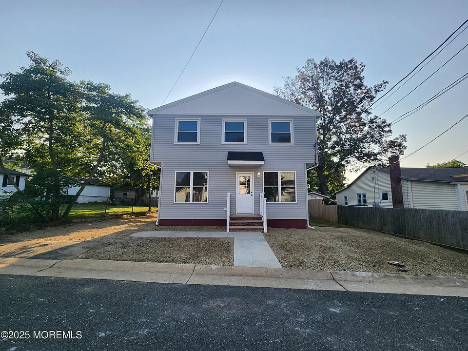 158 Mabel Ave #2
