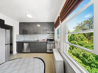27-25 12th St #2, Astoria, NY 11102