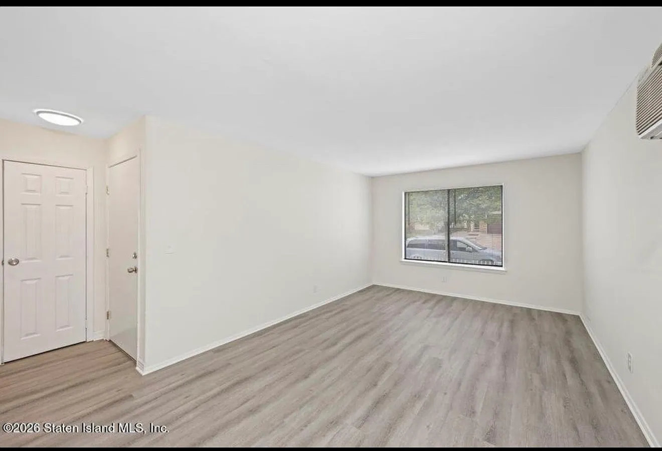11 Taunton St — Photo 3