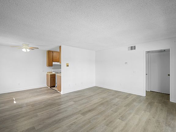 4th image of 16226 Vanowen St APT 211
