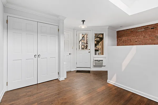 Sold by Douglas Elliman | media 20