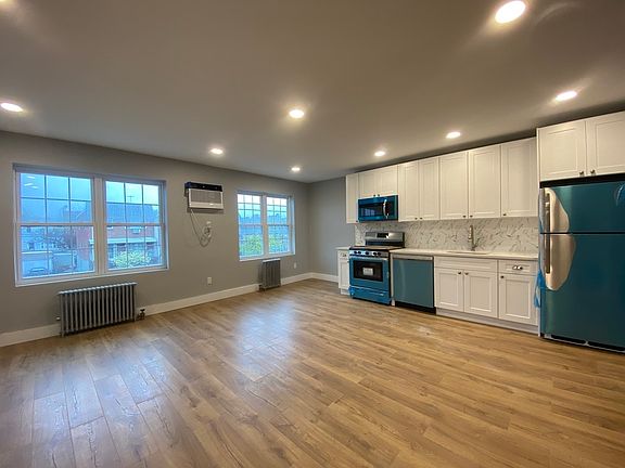 2nd image of 21-20 Steinway St #2A