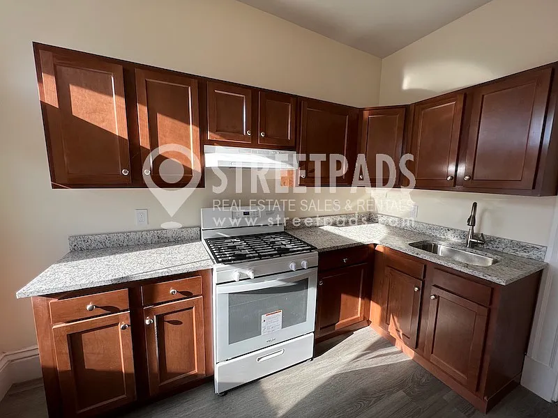 1 bed, 625 sqft, $2,800 — Photo 2