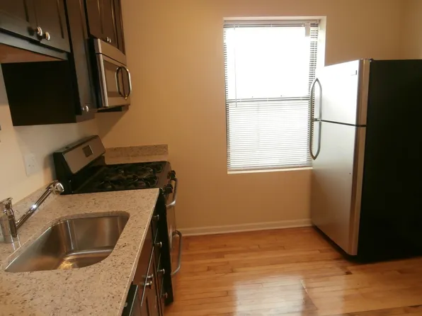 4747 N Troy St #1S, Chicago, IL 60625