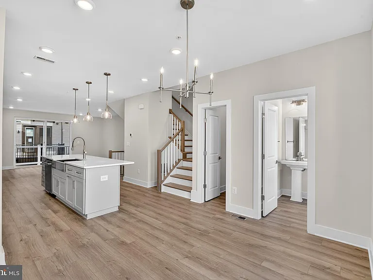 2507 Light St — Photo 10