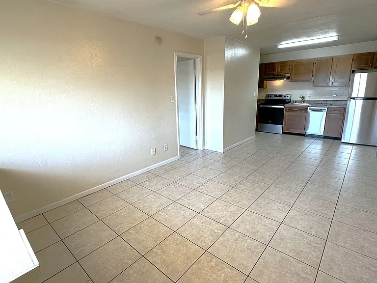 403 Hayden Rd #221 — Photo 2