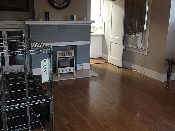 4th image of 942 W Gramercy Pl