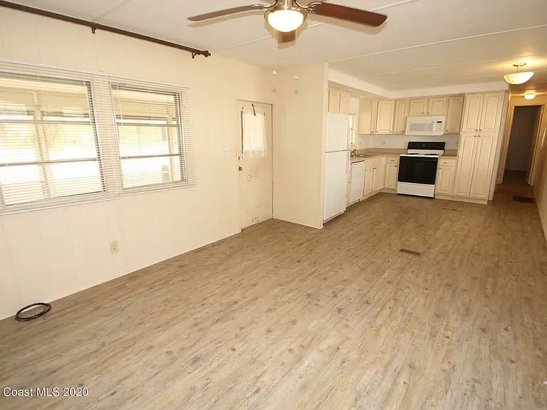 2516 Haverhill Rd NE — Photo 4
