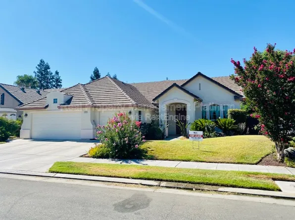 2450 Magill Ave, Clovis, CA 93611