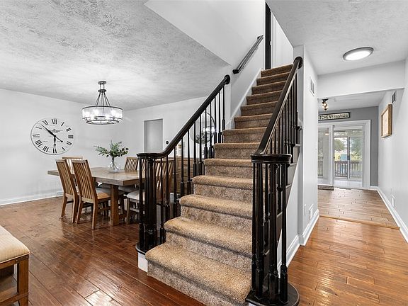 4th image of 114 Pine Hill Way