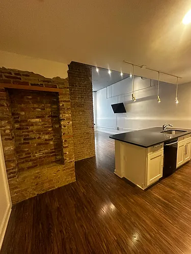 Floor plan 301