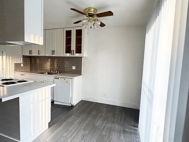 Walnutwood Apartments — Photo 14