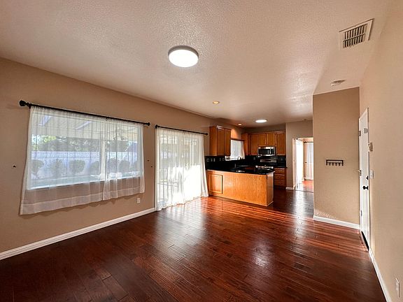 5th image of 9504 Lakewind Ln