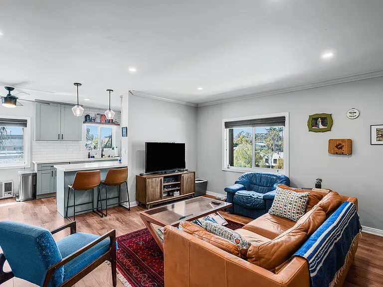 2913 A St #10 — Photo 8