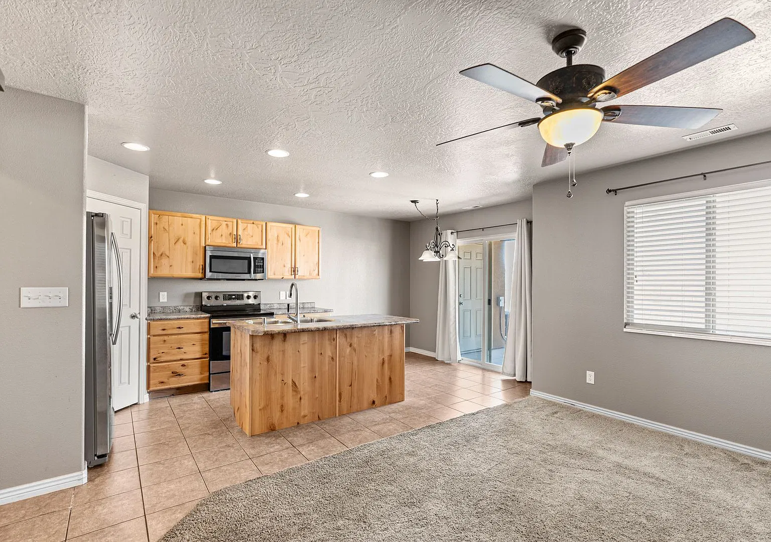 Desert Hills - Hidden Valley Townhome! — Photo 4