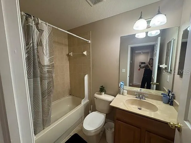 3 bed 2 bath townhome — Photo 2