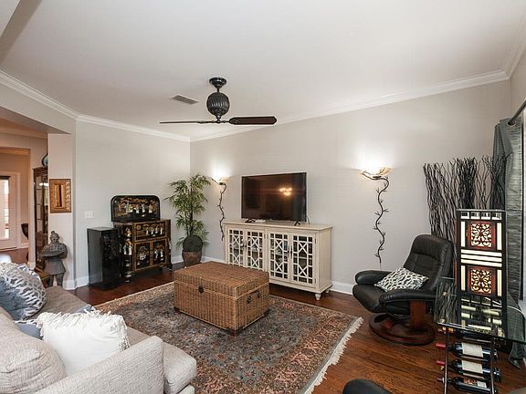 4th image of 137 Pennystone Cir