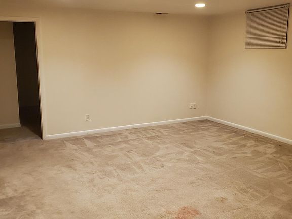 5th image of 2406 27th Avenue Ct