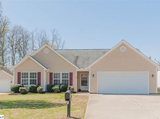 104 Landing Ln, Simpsonville, SC 29681