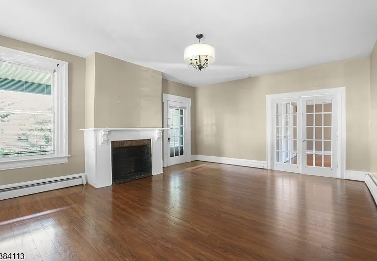 380 Seminary Ave #1 — Photo 3