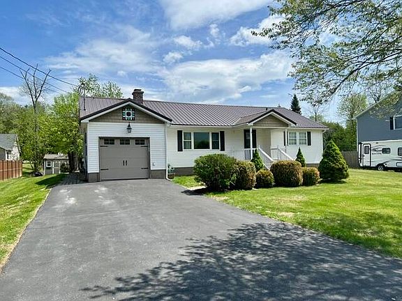 2nd image of 9 Pinebrook Dr