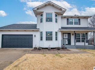 3004 S Woodland Dr, Radcliff, KY 40160