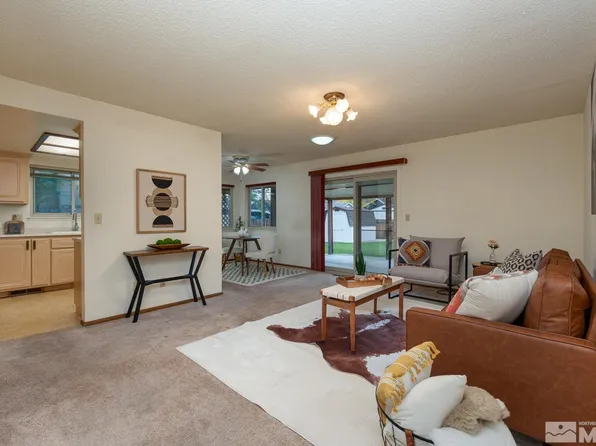 1754 Oakwood Dr, Minden, NV 89423