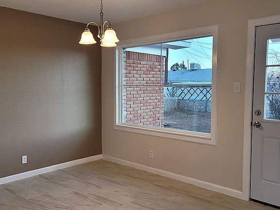 3rd image of 5732 Calgary Ave