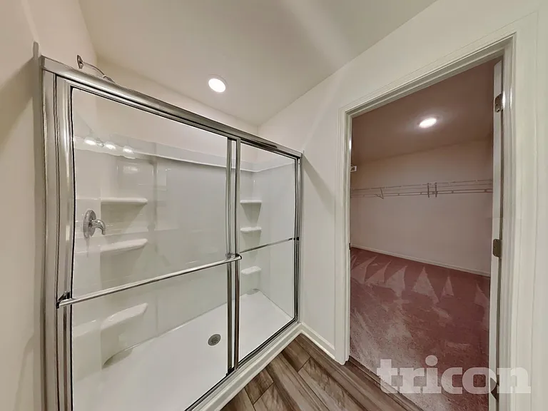 130 Lynnridge Dr — Photo 10