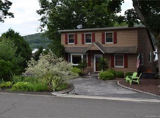 3 Lakeshore S, New Fairfield, CT 06812