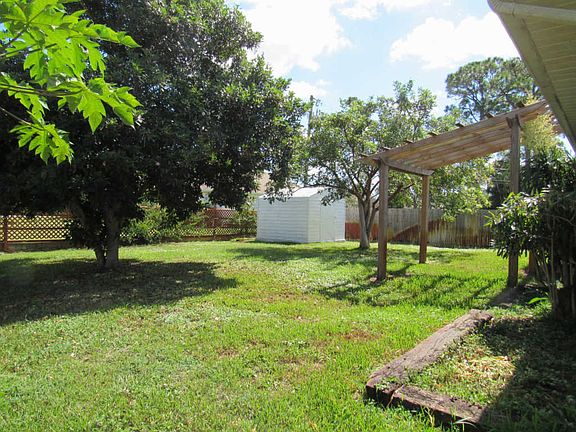 3rd image of 1901 SW Dorado Ln
