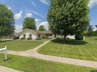 1908 Mill Ct, Clinton, IA 52732