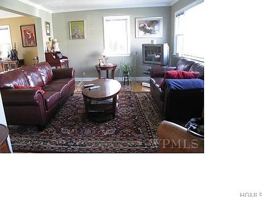 2nd image of 18 Batavia Pl