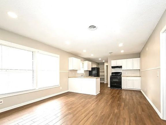 3rd image of 1225 McDonald Dr