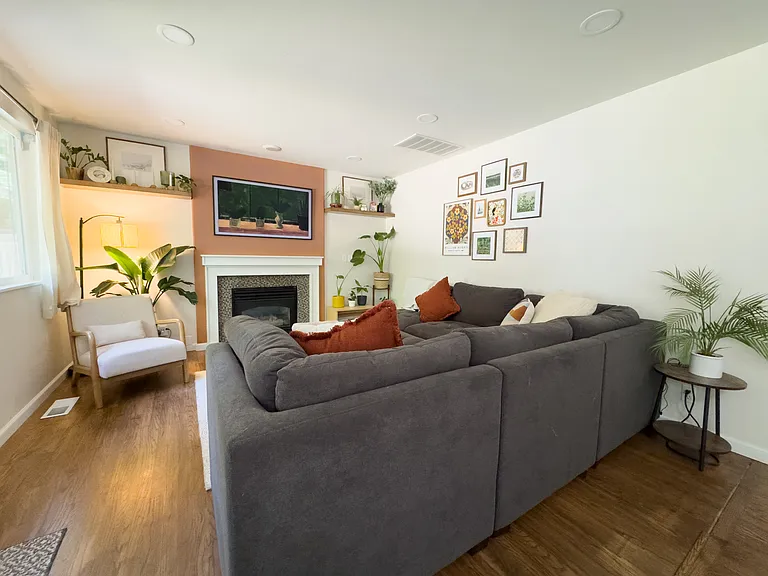 6832 Townsend Ln NE — Photo 13