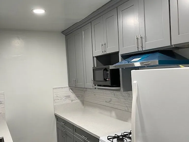 844 Penn St — Photo 17