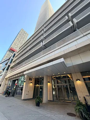 2221 Yonge St #2403 Photo 1