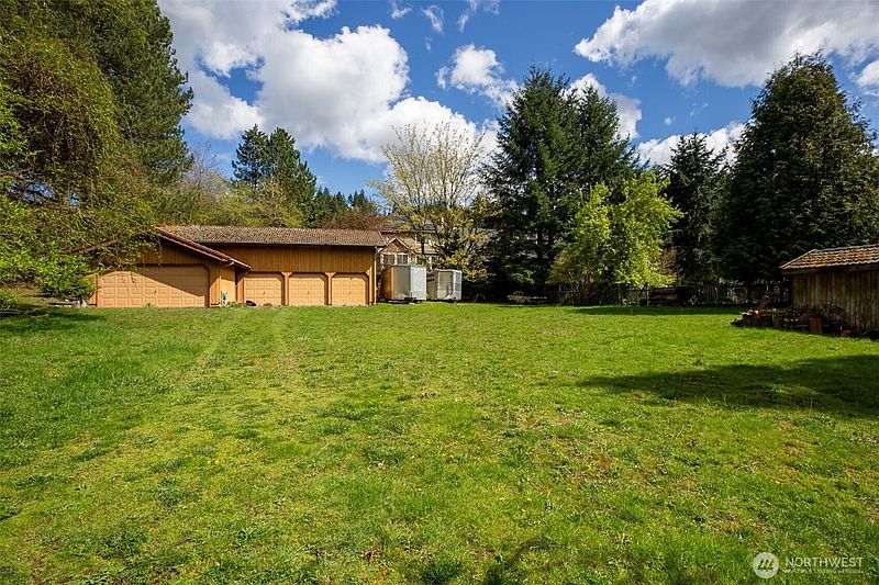 4th image of 6302 164th Avenue SE