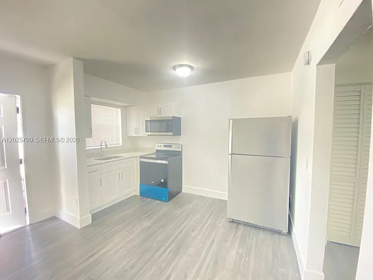 2150 NW 24th St #2 — Photo 3