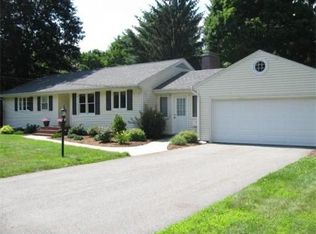 546 Williams St, Longmeadow, MA 01106