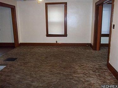 3rd image of 266 N Broadway Ave