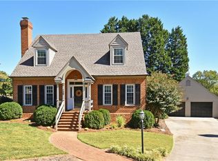 109 Sutters Place Ct, Winston Salem, NC 27104