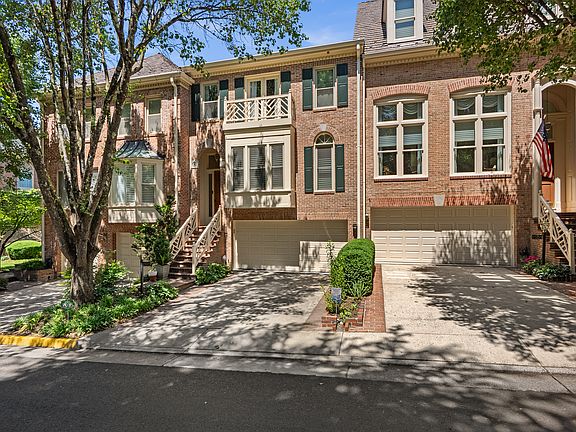 3rd image of 1532 Hampton Hill Cir