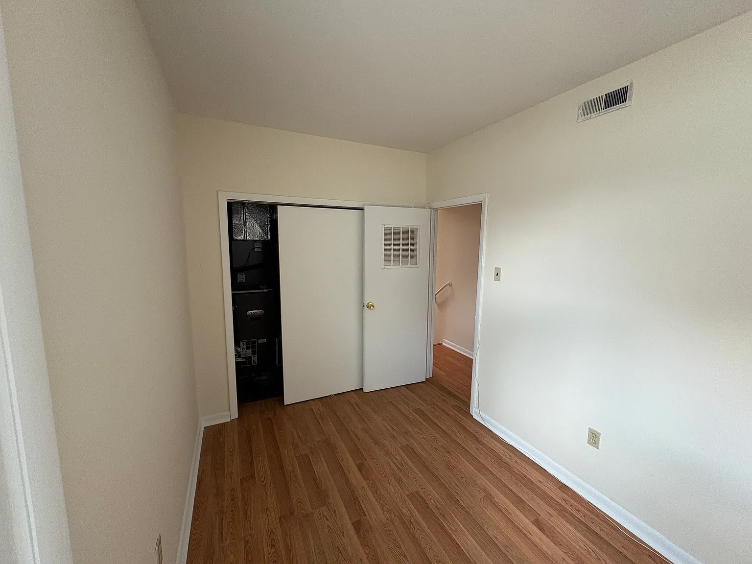 2 bed, 800 sqft, $2,000 — Photo 3