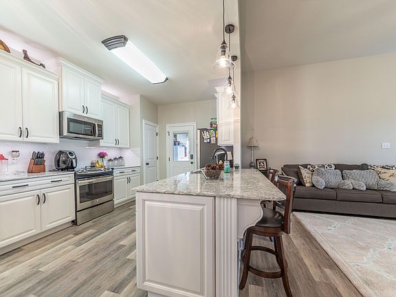 5th image of 103 Cezanne Dr